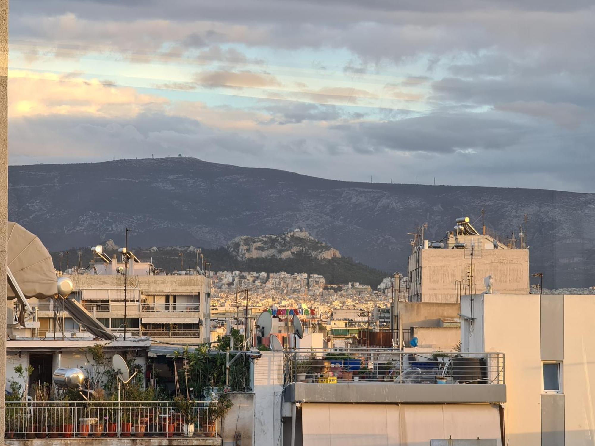 Sunny Home Private Jacuzzi Hydromassage Acropolis & Lycabettus Far View Parking 300M Metro Peristeri Athènes Extérieur photo