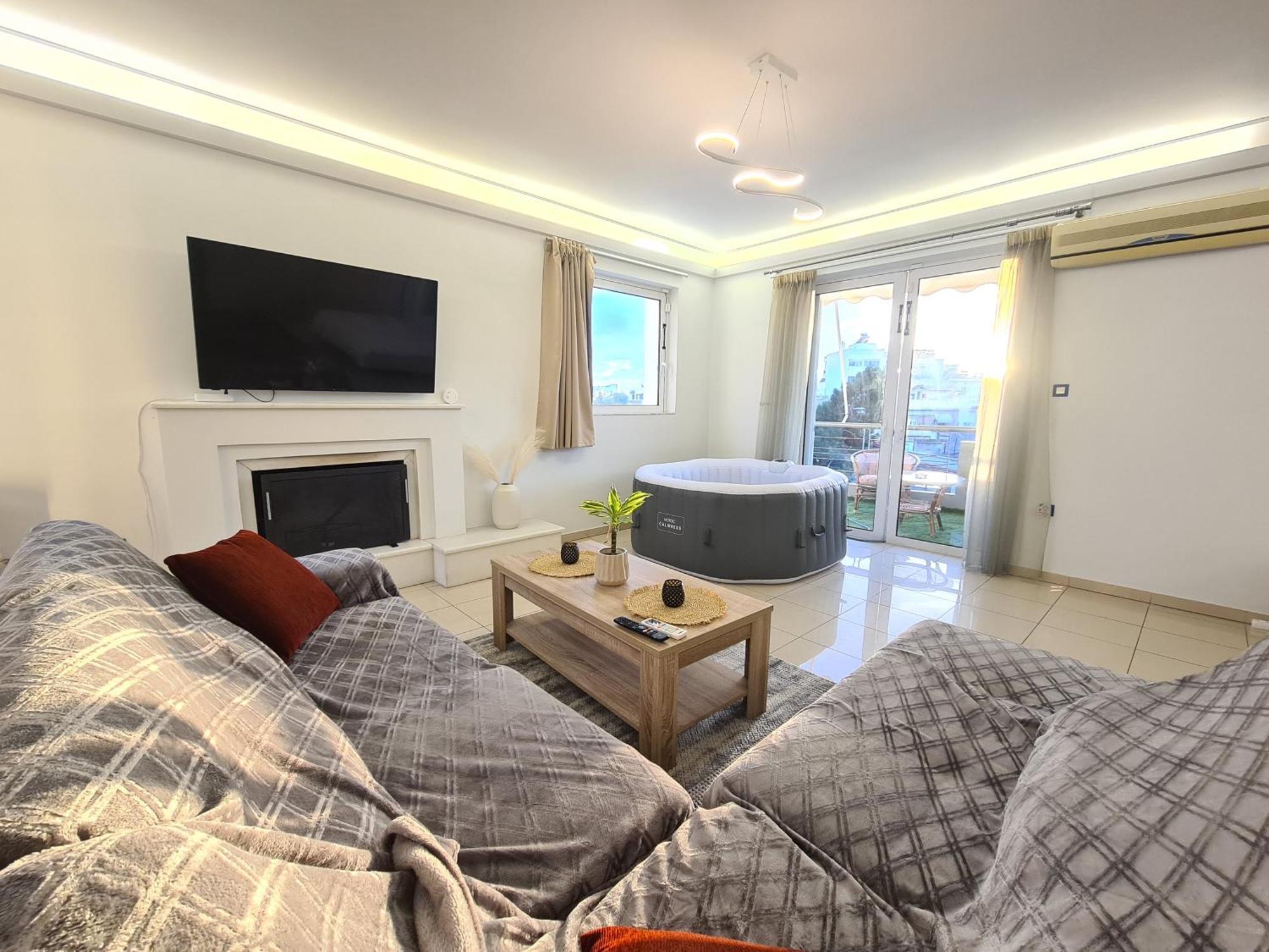 Sunny Home Private Jacuzzi Hydromassage Acropolis & Lycabettus Far View Parking 300M Metro Peristeri Athènes Extérieur photo