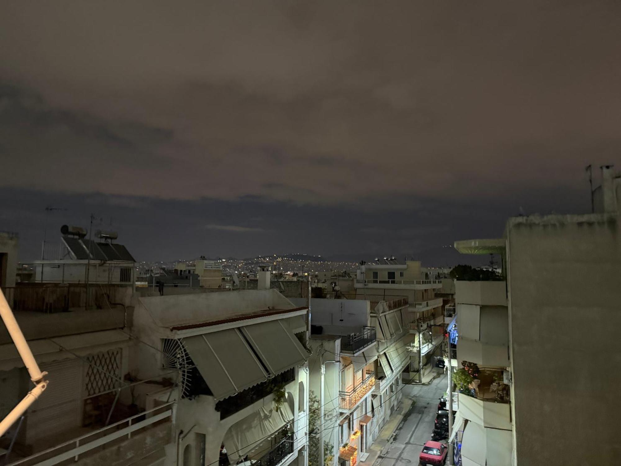 Sunny Home Private Jacuzzi Hydromassage Acropolis & Lycabettus Far View Parking 300M Metro Peristeri Athènes Chambre photo